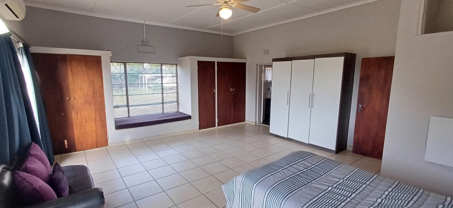 7 Bedroom Property for Sale in Harpington A H North West